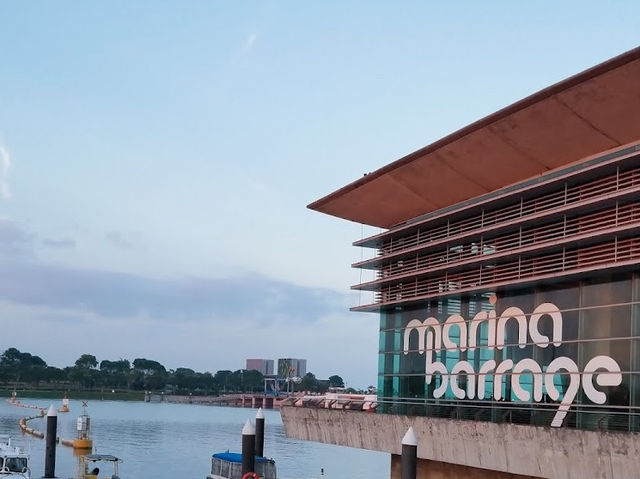 พาชมวิวเมืองสิงคโปร์ที่เขื่อนมารีน่า