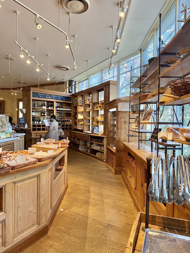Cozy Vibes at Le Pain Quotidien in Shiba Park
