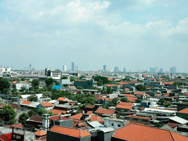 Surabaya’s Skyline & Shopping Haven