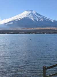 วิวบันไดลงทะเลสาบ Yamanaka Mount Fuji