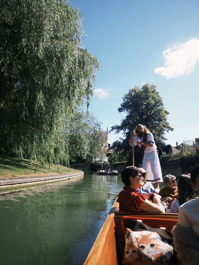 Spring in Cambridge: A Dreamy Riverside Bloom