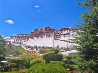 Exploring the Majestic Potala Temple in Lhasa, Tibet