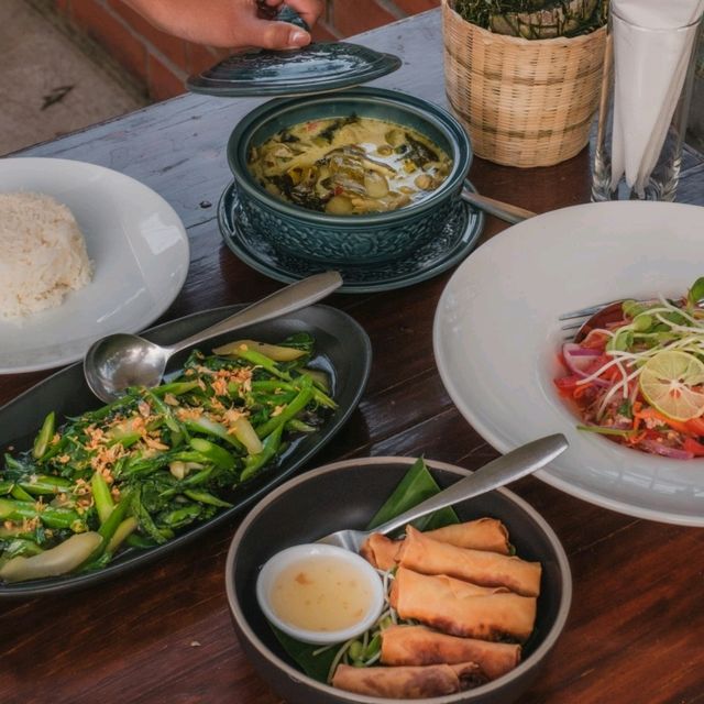 ฟลอร่า ครีค กฤษดาดอย บ้านพักสวยรายล้อมด้วยพรรณไม้