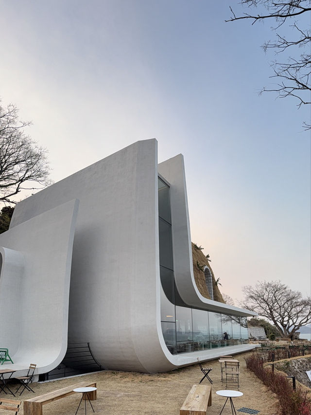 매미성만 가면 너무 아쉬워요! 매미카페 어때요? 🌊☕️