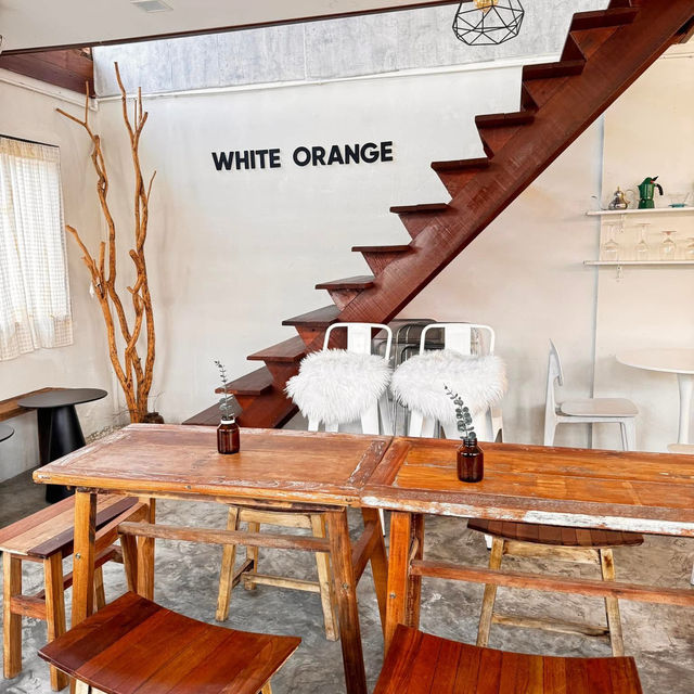 WHITE ORANGE ESPRESSO BAR 🪵