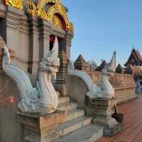 【チェンライ】🇹🇭 シーナカリン サースティット マハーサンティキリー 寺院