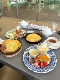 Spring Brunch on the Terrace at MAISON CLASSIC SALON