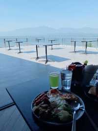 M2 Hotel Waterside เป็นโรงแรมสไตล์โมเดิร์น
