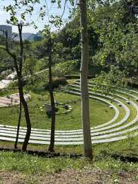 동해 추암 해변의 자연물과 🏞️멋진 조형작품의 조화를 볼 수 있는 동해 산책여행코스