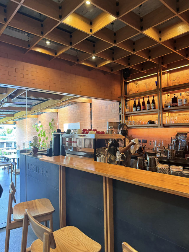 Easterly คาเฟ่ไม่ลับ @ชุมชนริมน้ำจันทบูร 🧱