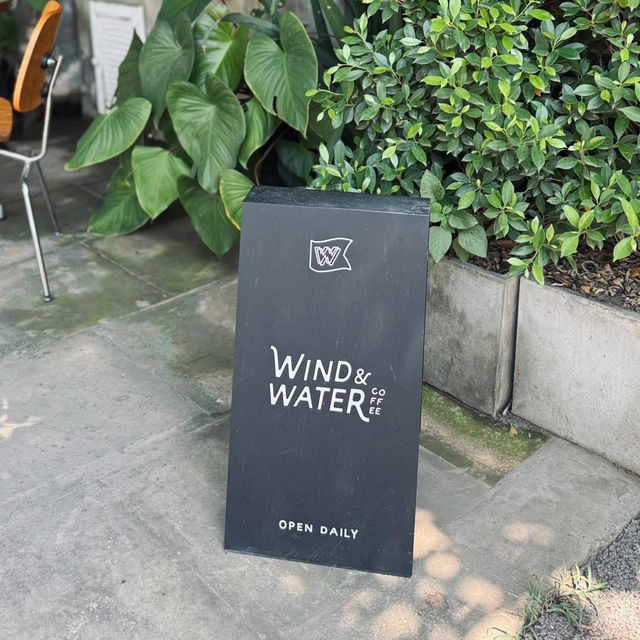 คาเฟ่ย่านฟ้าฮ่าม "Wind and Water" 