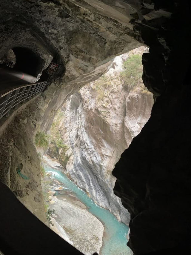 🌊 Taroko Gorge Day Trip: A Breathtaking Adventure in Taiwan's Natural Wonder! 🏞️