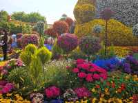 The flower festival with a big bear at Ilsan Lake, Goyang si