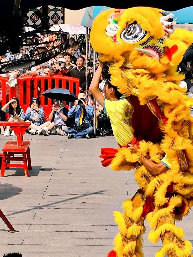 An Hour Escape from Guangzhou: Meeting Ip Man and Sweet Traditions