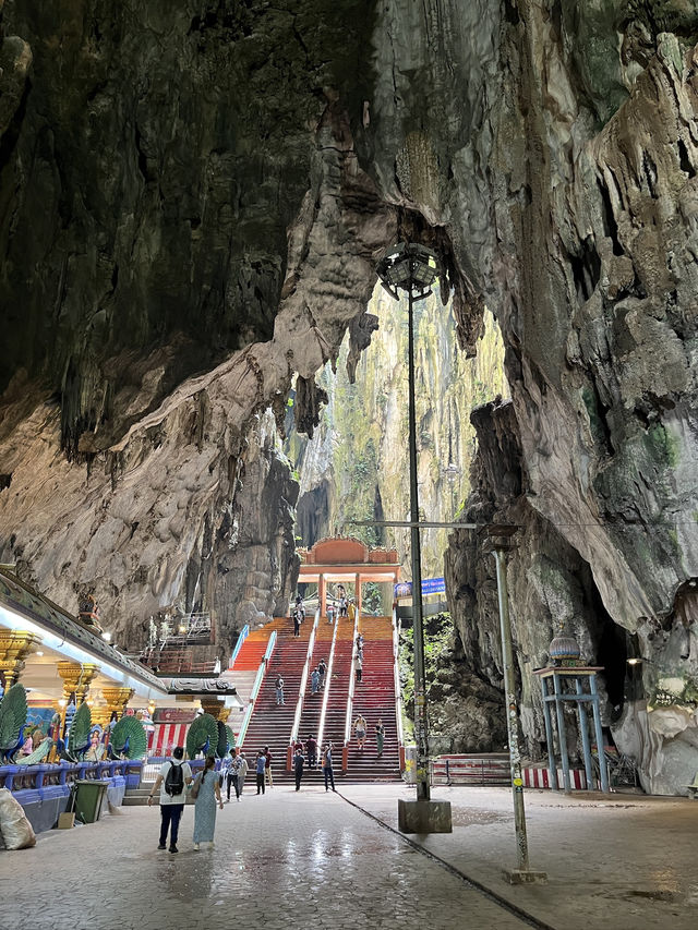 Exploring Batu Caves – A Sacred and Stunning Destination Near Kuala Lumpur