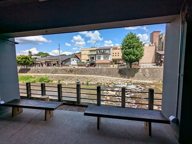 高山 | haiz coffee 宮川朝市對面的文青工業風河景咖啡