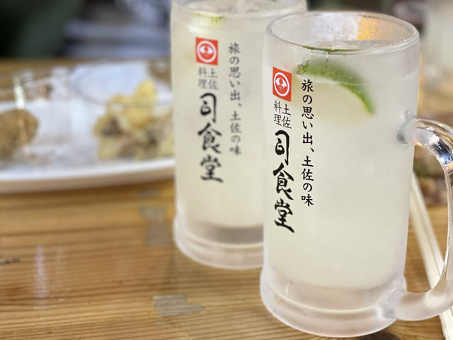 高知の夜はここで決まり！高知の美味しいグルメを満喫しながらお酒が飲めるひろめ市場🍶🐟