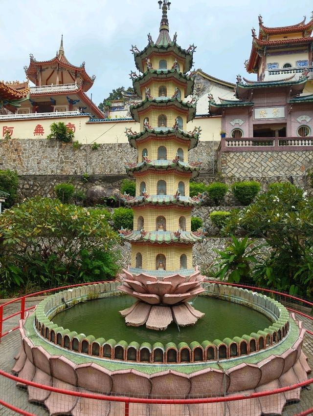 A Temple Escape Without Breaking the Bank