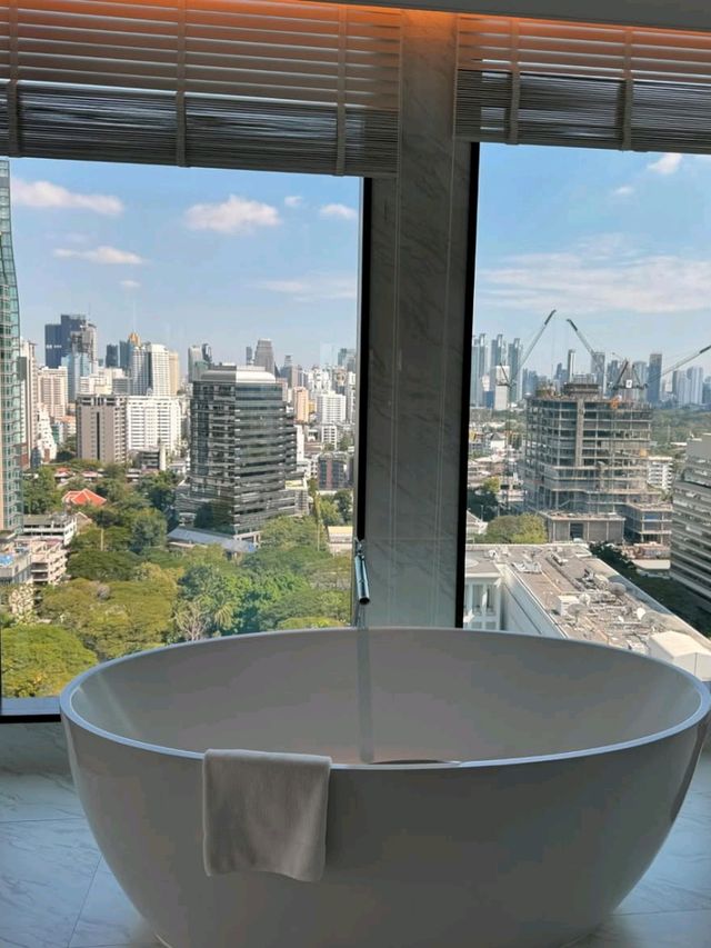 🌟 Bangkok’s Hidden Gem with Heart: Kimpton Maa-Lai Bangkok 💼🌿
