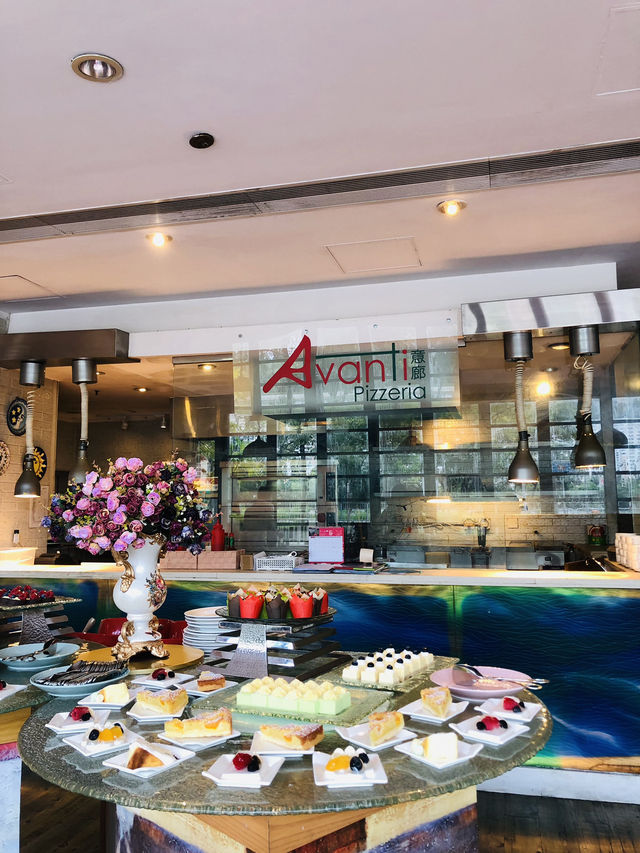 很舒適的一個半自助餐🍕🍝🥤☕️