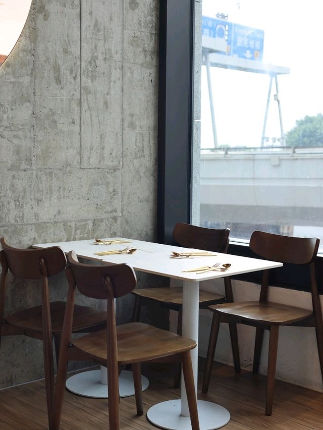 水泥風打卡Cafe ☕📷 上環Ellipsis 型格之選