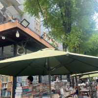 Book Street Hochiminh ถนนทั้งเส้นเต็มไปด้วยหนังสือ