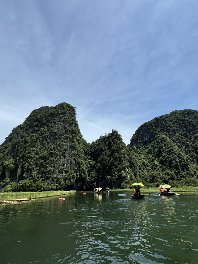 🌿 Glide Through Nature’s Masterpiece – Tam Cốc’s Hidden Wonders