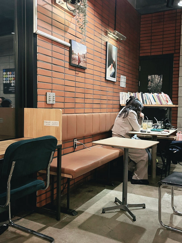🌇 성수동 하루코스 추천 – 감성 카페와 고기 맛집까지 완벽 루트!