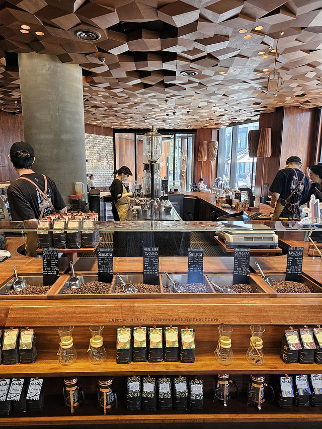 Starbucks Reserve Roastery in Shanghai 