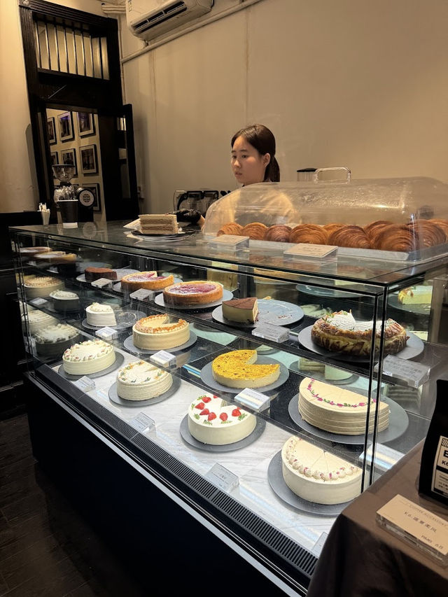 Timeout Cafe, A Cozy Retreat on Shamian Island