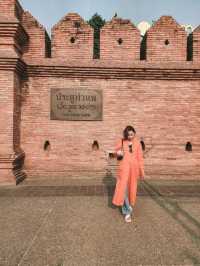 Strolling Through Time at Tha Phae Gate, Chiang Mai 🏯