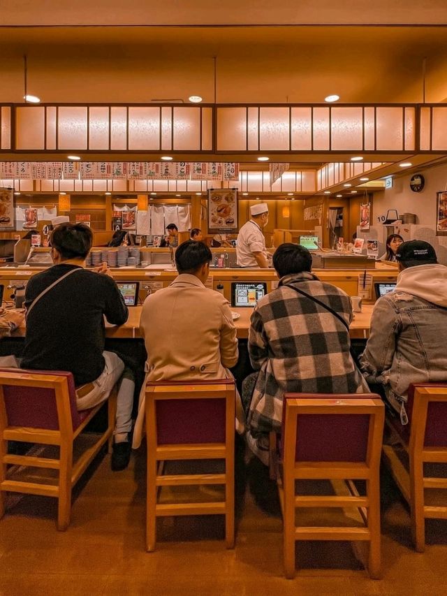 Conveyor belt sushi Triton Tokyo