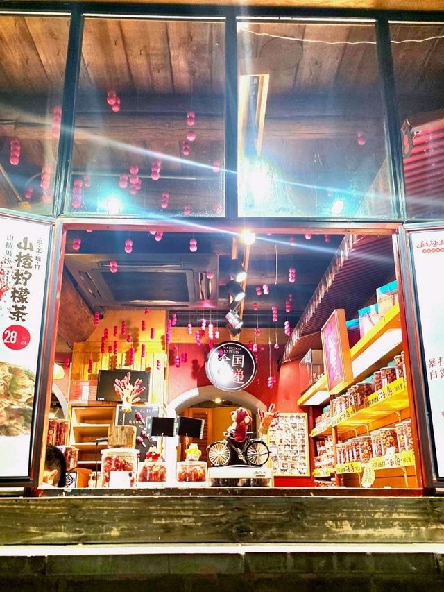 Shopping on the Dreamlights of Gubei Water Town