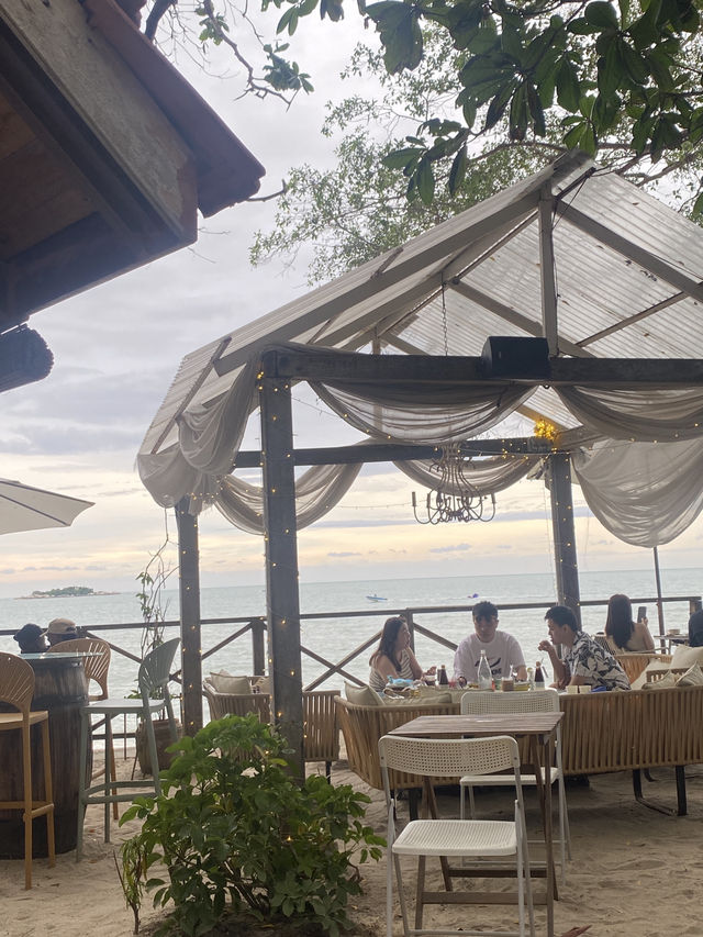 Oceano Symphony ร้านอาหารนั่งชิลล์ติดทะเลในปีนัง
