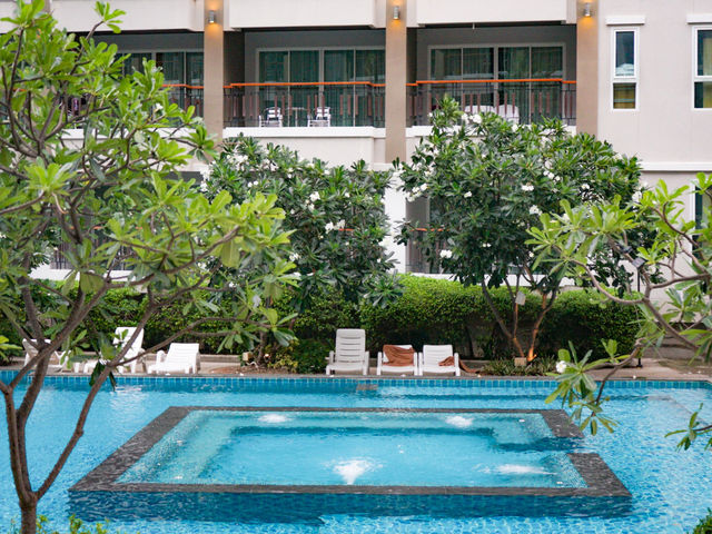 โรงแรมดี หรูหรา ริมหาด  ในราคาเบาๆๆ
