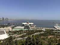 【Baku Panoramic View／バクー眺望｜Upland Parkからの“シルクと炎の都の大パノラマ”】
