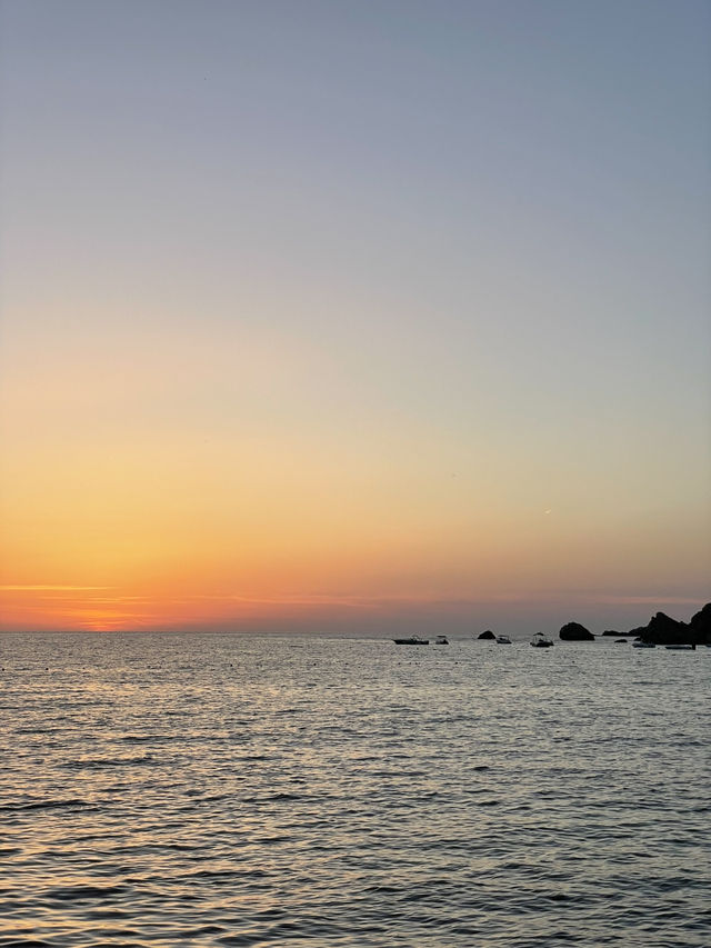 🌇 노을빛에 취하는 순간, 몰타 골든베이의 선셋 🍷