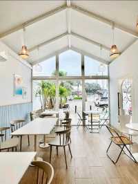 Sunny Brew Cafe x Pattaya ตกแต่งที่ทันสมัย สบายตา