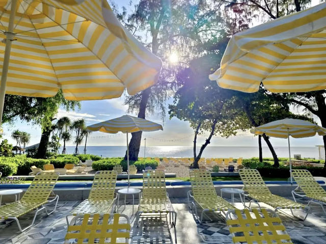 The Standard Huahin โรงแรมริมทะเลสุดชิคหัวหิน
