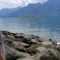 Stand‑Up Paddleboarding on Lake Geneva