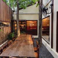 ทิวา & รษา Thai Kitchen and Café