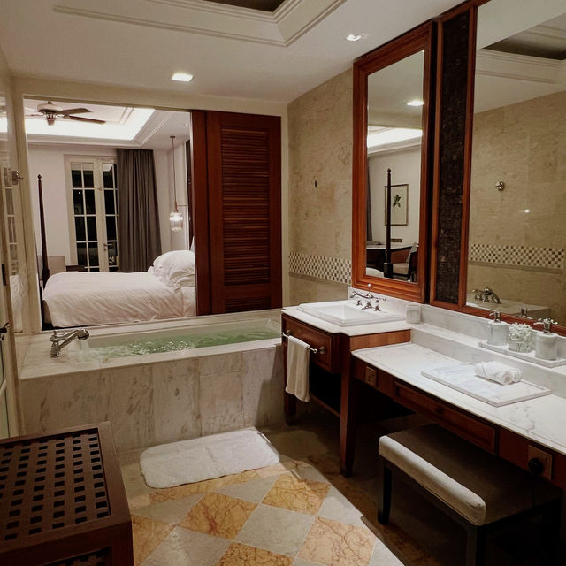 Colonial Elegance and Seaside Reverie
