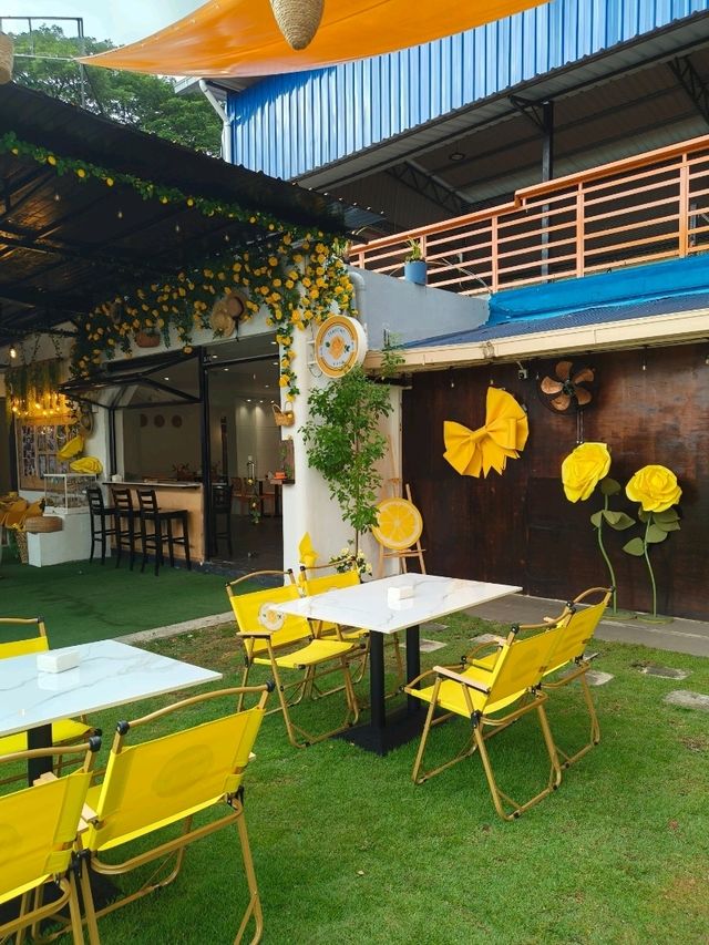 Desaru’s Prettiest Garden Café for a Tea Break