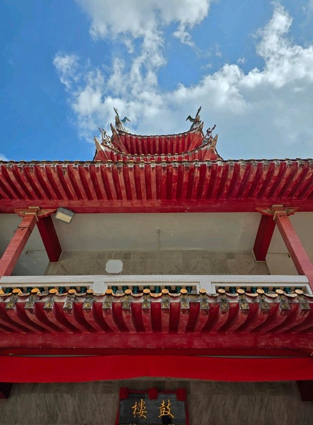 Echoes in Elegant Arches : The Drum Tower
