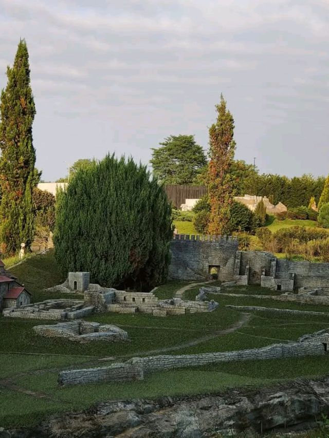 Wandering Through Georgia in Miniature Park