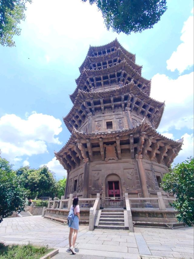 泉州開元寺參觀指南：千年古剎打卡攻略，悟空取景地與雙塔冷知識