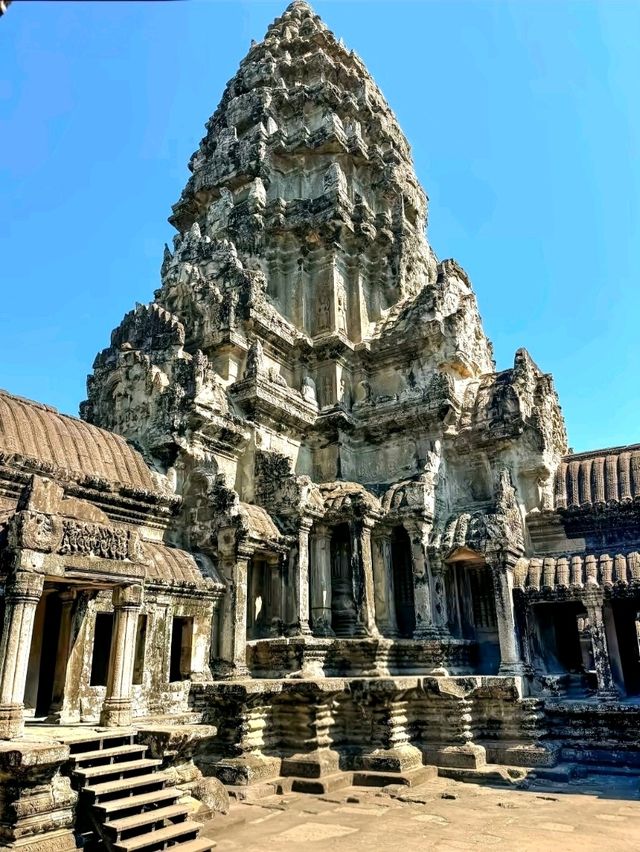 Sunrise Magic at Cambodia’s Ancient Wonder Sunrise Magic at Cambodia’s Ancient Wonder
