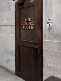 เจอกันที่บาร์ The Golden Tooth