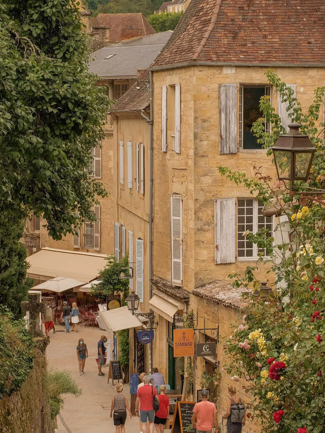 🇫🇷 Sarlat — The Medieval Gem Hidden in Dordogne 💐