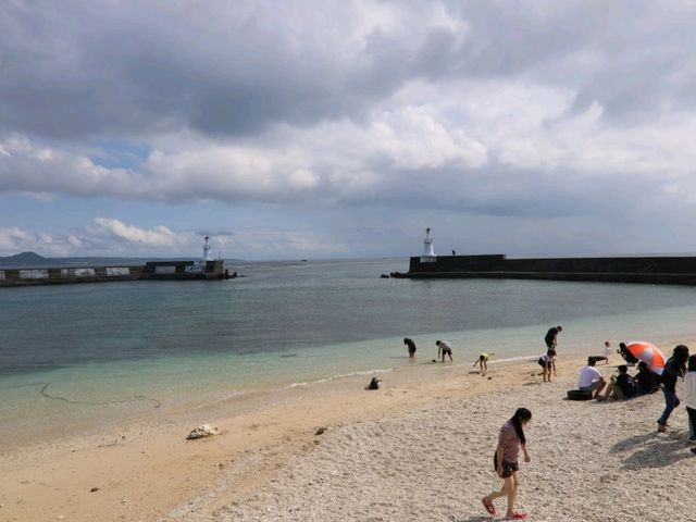 沙灘不僅廣闊，視野更是遼闊無比，遠望太平洋與巴士海峽的交會處，海天一線的畫面讓人忍不住駐足凝望。